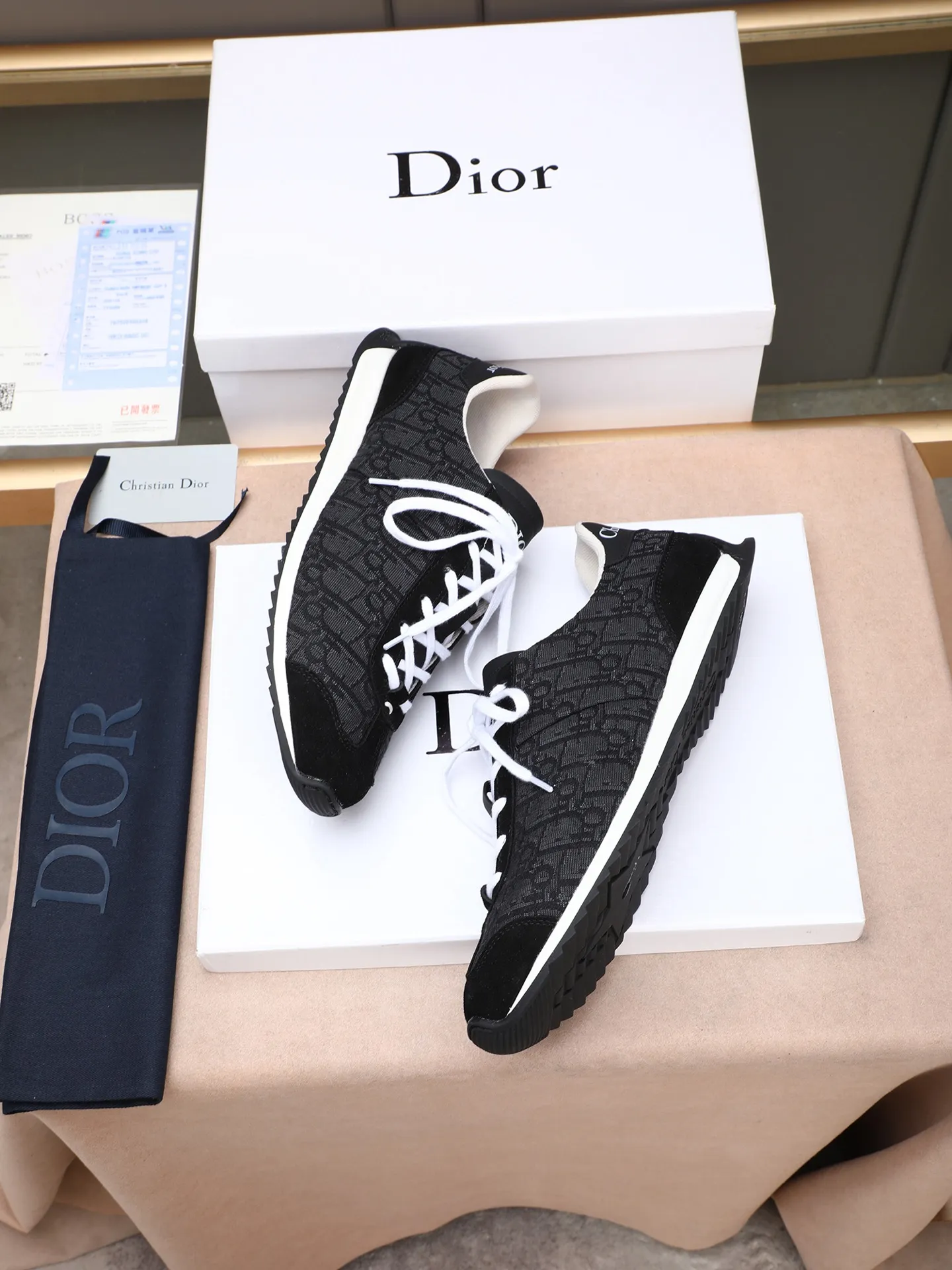 Men's shoes💰440 Dior【Dior】😘😘High-end series of casual men's shoes, simple and elegant👍👍👍The upper is made of first-layer genuine leather spliced ​​with Dior's special material [sun][sun]; imported first-layer sheepskin lining; special outsole, wear-resistant, lightweight, the overall design is harmonious and unified without lacking personality 👣🌟✨You deserve it! Multiple colors to choose from! 😍Size 38～44. (45 custom-made) The picture above is a big seller🔥🔥🔥